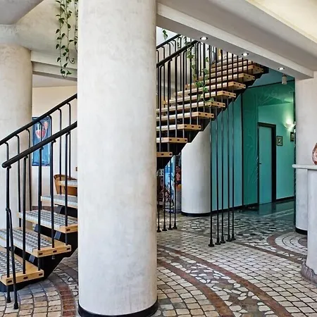 Amba Hotel-2